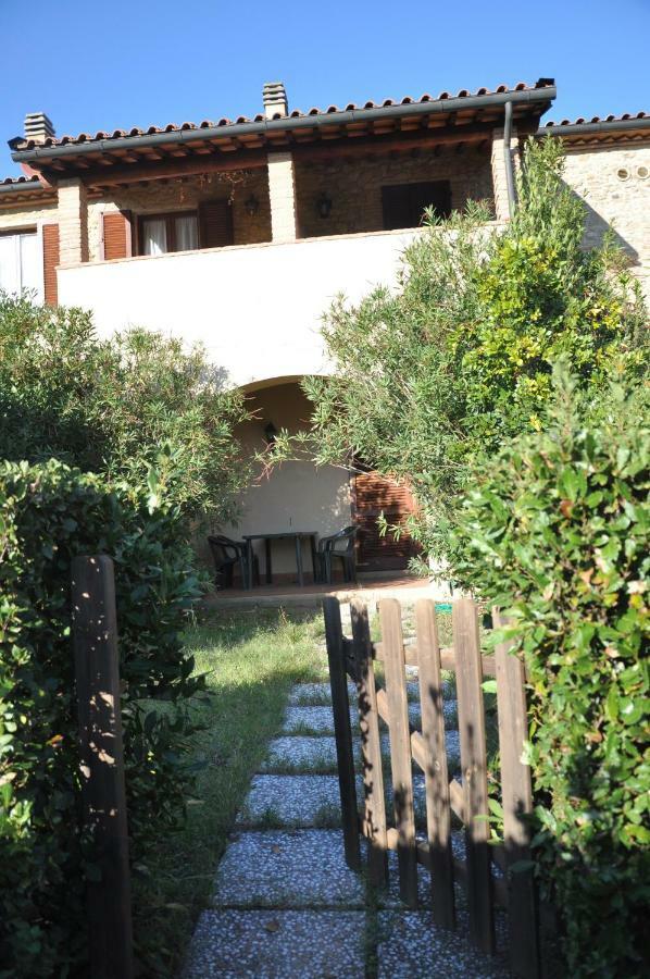 Ferienwohnung Monolocale Con Piscina S.Martino Riparbella Exterior foto